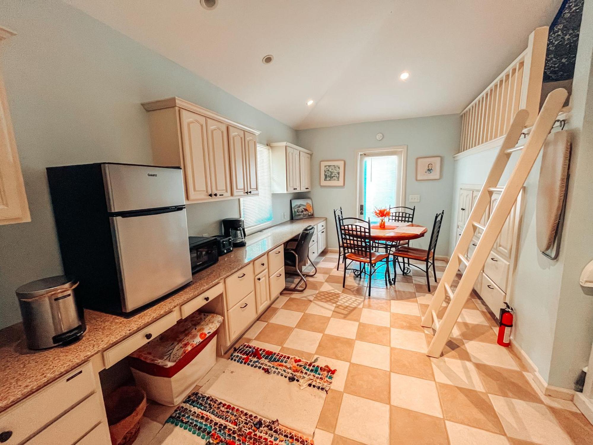 Cozy Guest House Studio Apartment Greensboro Luaran gambar